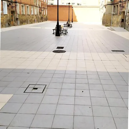 Homelunead En Centro Al Lado De La Playa Apartment *